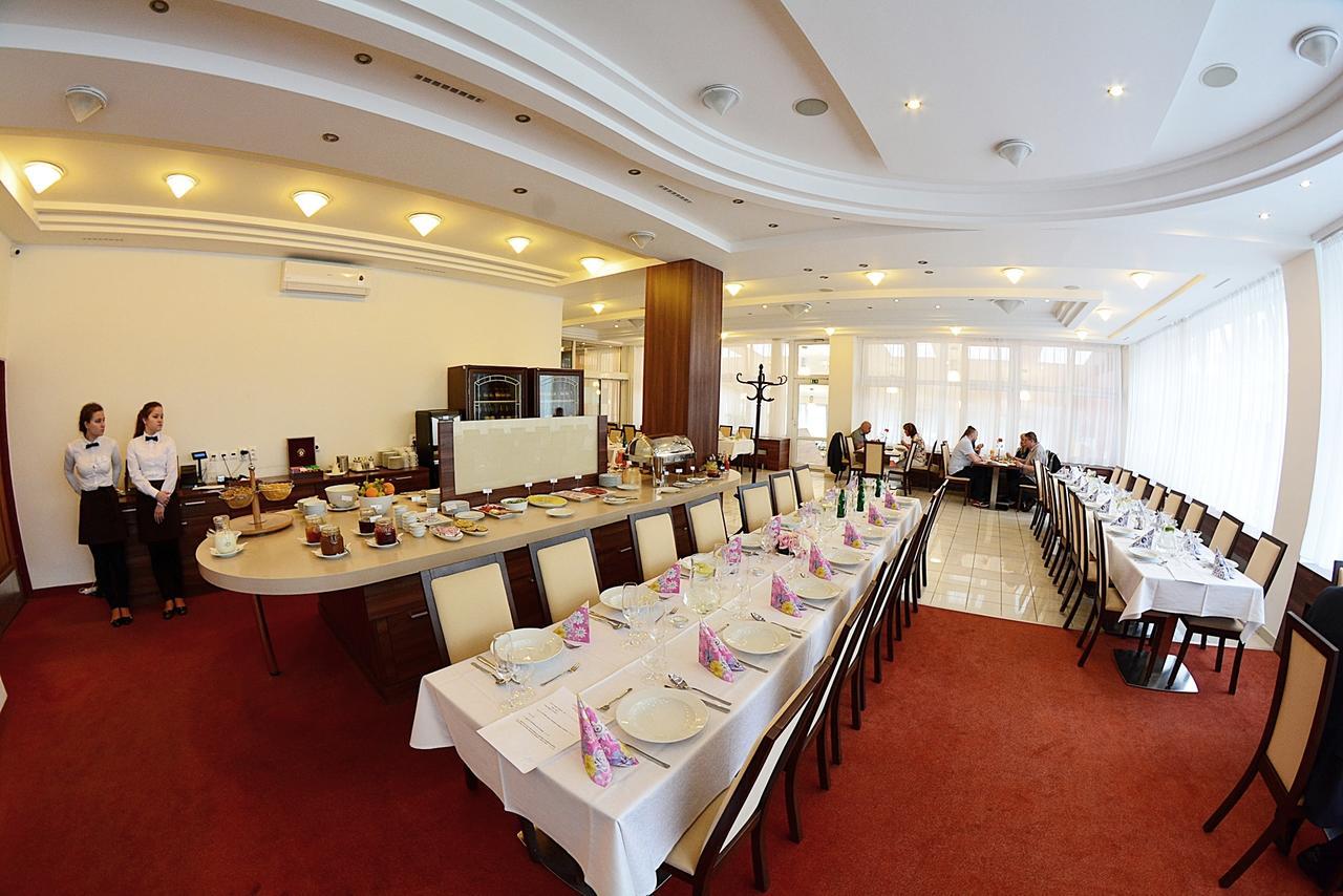 Alexandra Sport Hotel ปูโฮ ภายนอก รูปภาพ