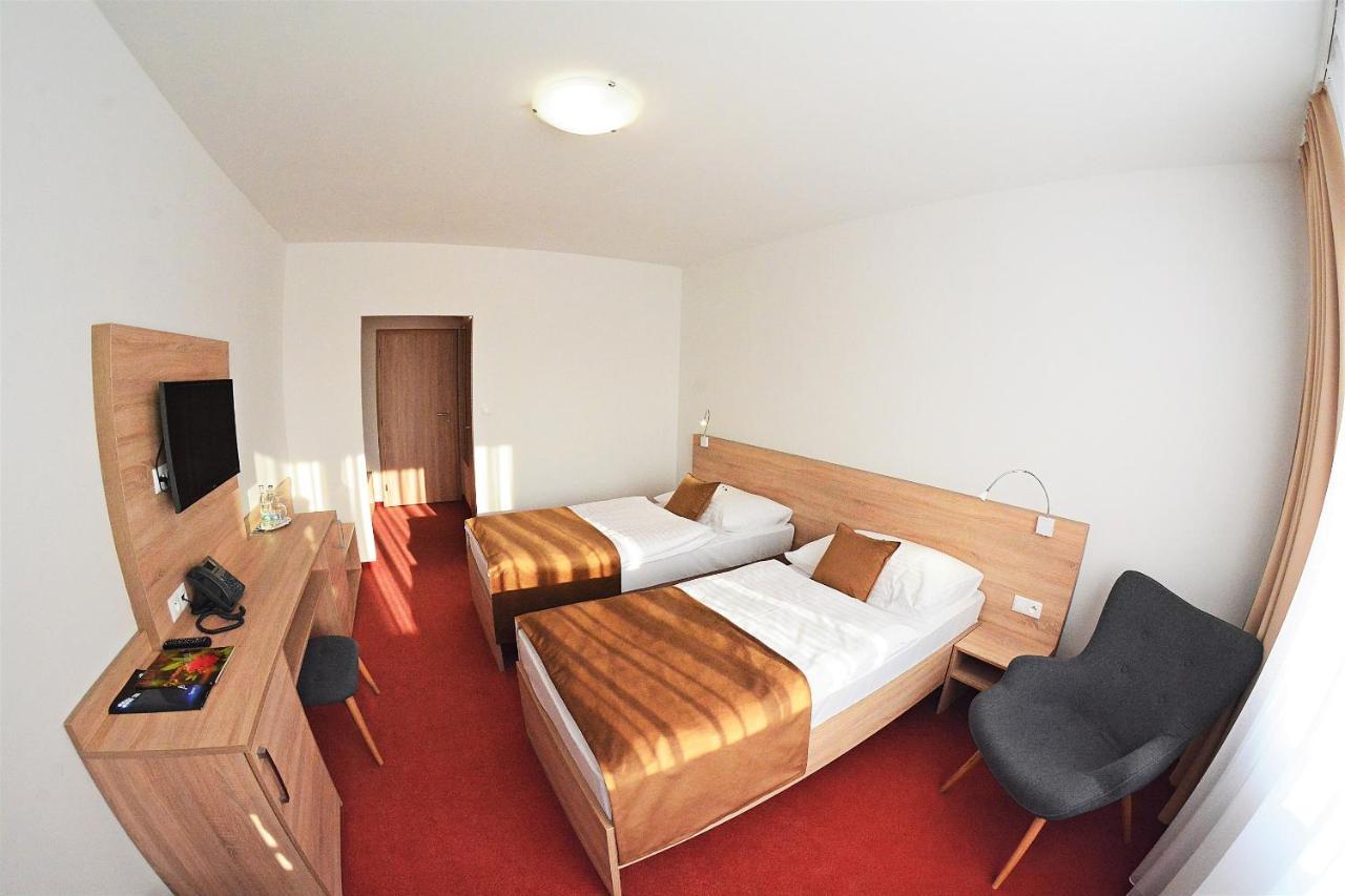 Alexandra Sport Hotel ปูโฮ ภายนอก รูปภาพ